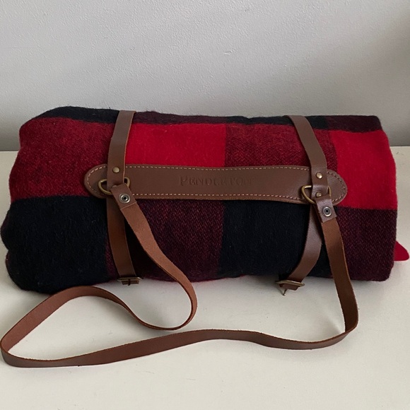 Pendleton Leather Blanket Carrier (Blanket Not Included) Number TRM00262 - Picture 1 of 6